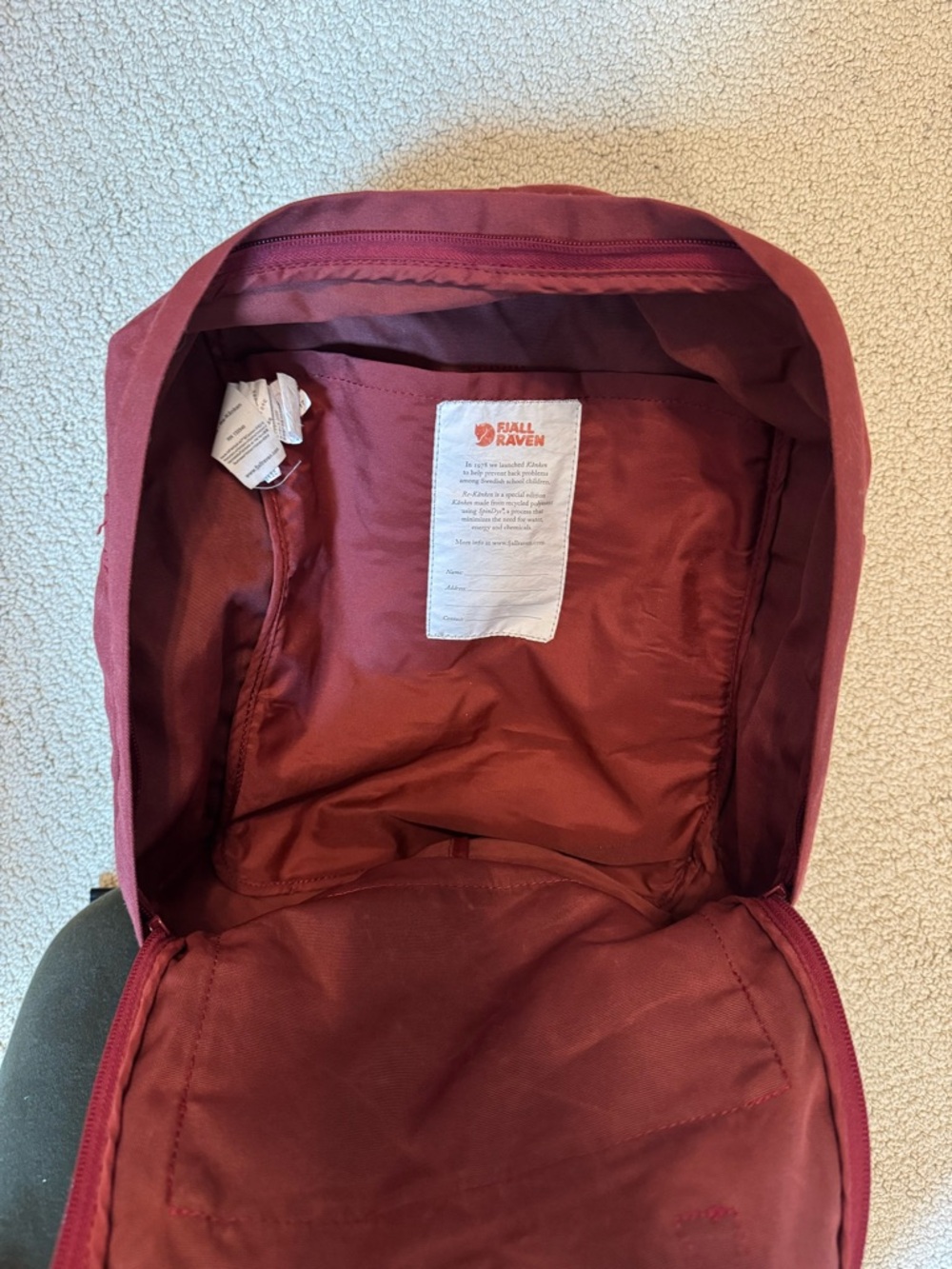 Fjallraven Kånken Backpack in Deep Wine Red - Picture 5 of 5